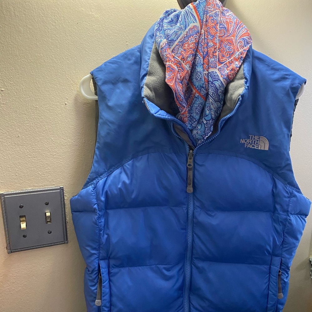 Woman’s Northface Vest.